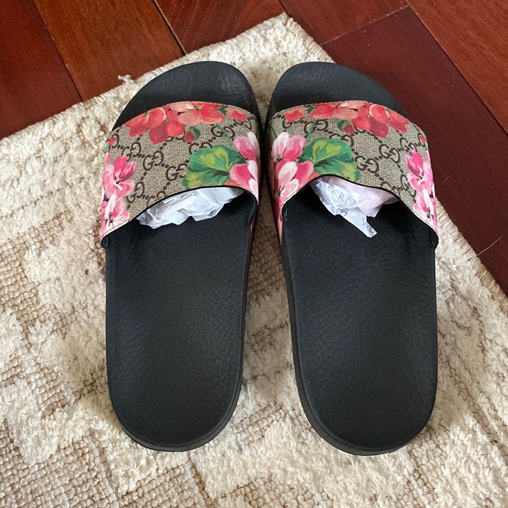 GUCCI GG Blooms Supreme Slide Sandals serial 408508381760